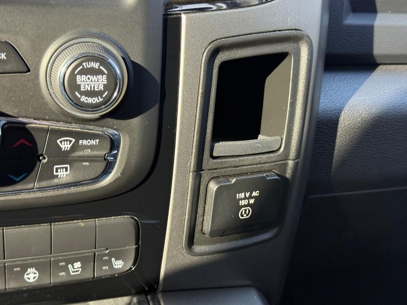 Ram 1500 Vehicle Full-screen Gallery Image 19