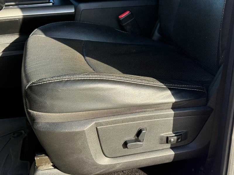 Ram 1500 Vehicle Full-screen Gallery Image 23