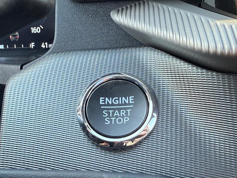 Ford Explorer Vehicle Full-screen Gallery Image 13