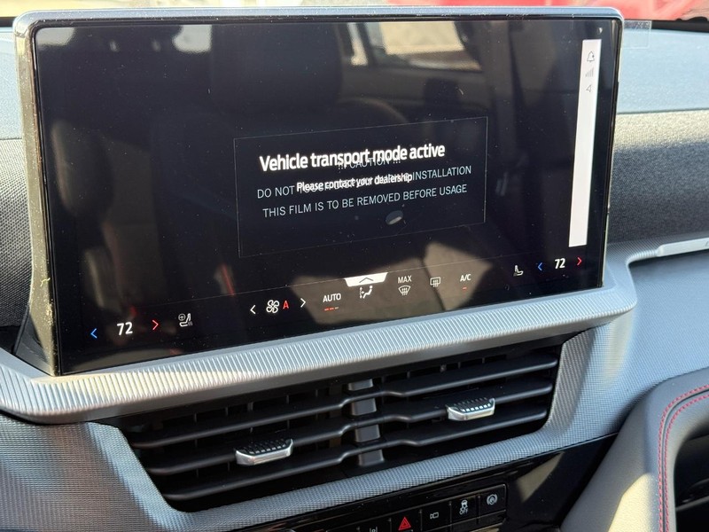 Ford Explorer Vehicle Full-screen Gallery Image 14