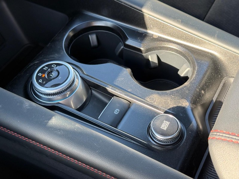 Ford Explorer Vehicle Full-screen Gallery Image 17