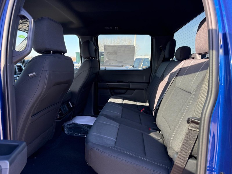 Ford F-150 Vehicle Full-screen Gallery Image 5