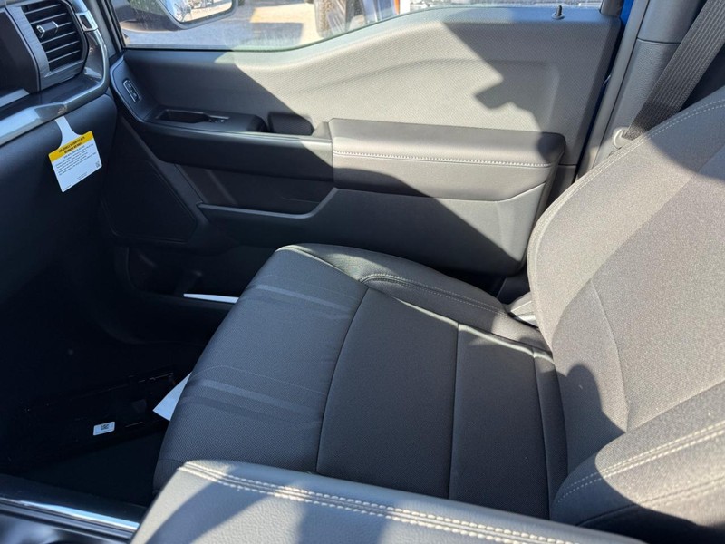 Ford F-150 Vehicle Full-screen Gallery Image 15