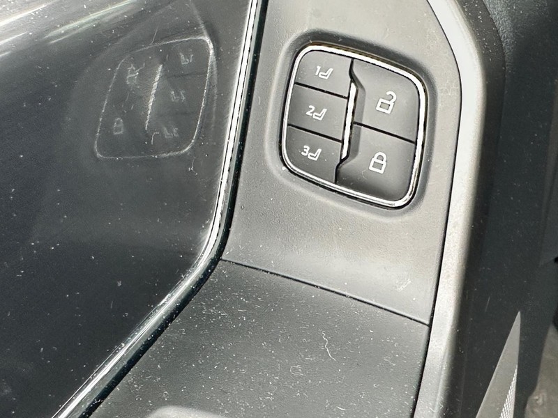 Ford F-150 Vehicle Full-screen Gallery Image 15