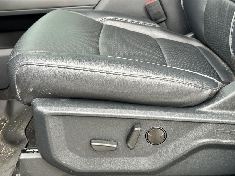 Ford F-150 Vehicle Full-screen Gallery Image 16