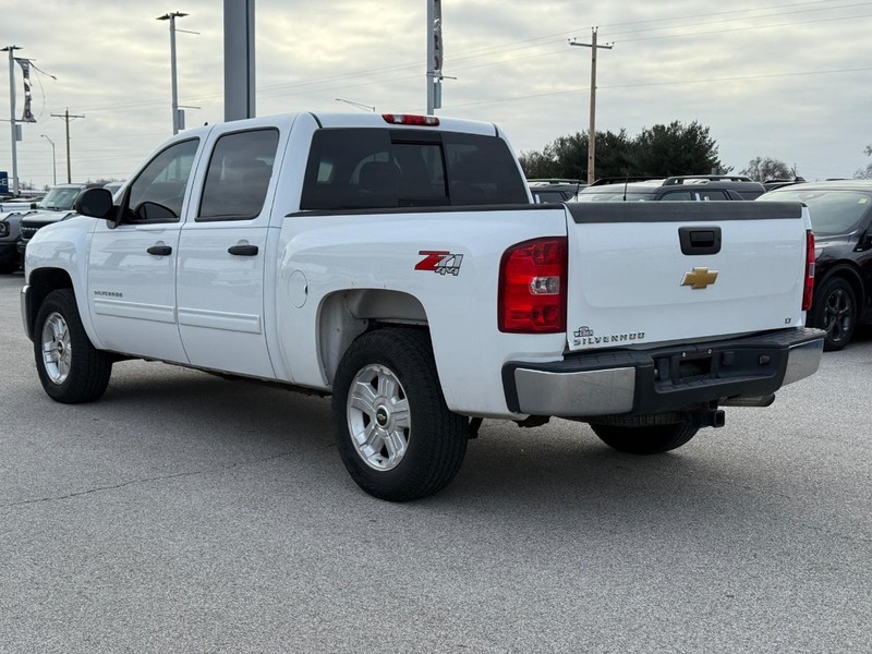 Chevrolet Silverado 1500 Vehicle Full-screen Gallery Image 03