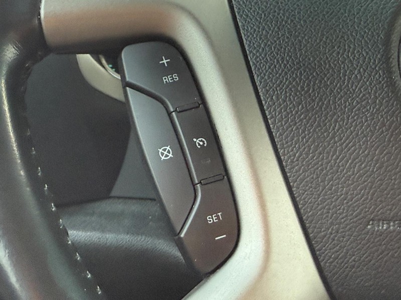 Chevrolet Silverado 1500 Vehicle Full-screen Gallery Image 12