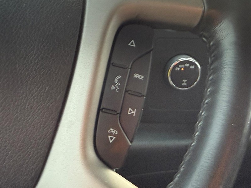 Chevrolet Silverado 1500 Vehicle Full-screen Gallery Image 13