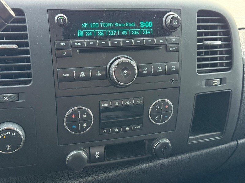 Chevrolet Silverado 1500 Vehicle Full-screen Gallery Image 15