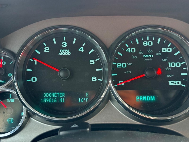 Chevrolet Silverado 1500 Vehicle Full-screen Gallery Image 17