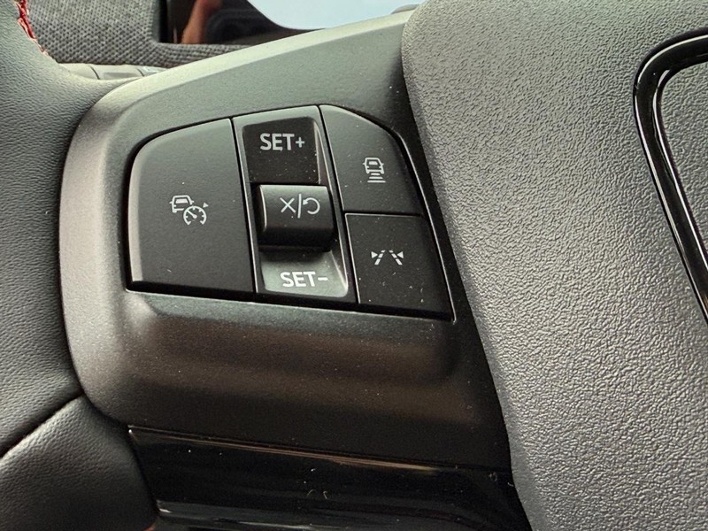 Ford Mustang Mach-E Vehicle Full-screen Gallery Image 9