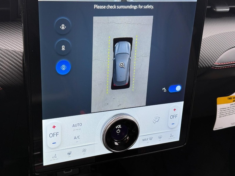 Ford Mustang Mach-E Vehicle Full-screen Gallery Image 12