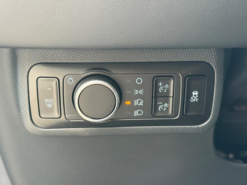 Ford Mustang Mach-E Vehicle Full-screen Gallery Image 16