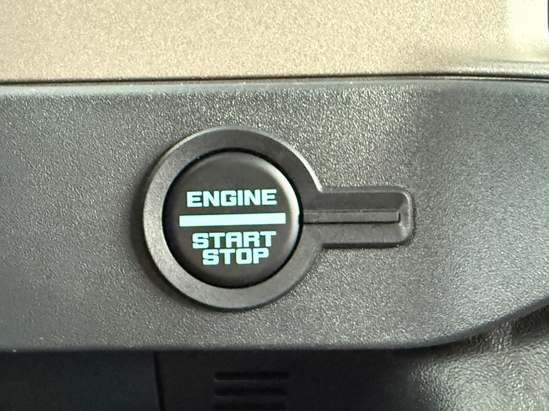 Ford Bronco Vehicle Full-screen Gallery Image 10