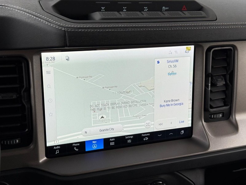 Ford Bronco Vehicle Full-screen Gallery Image 11