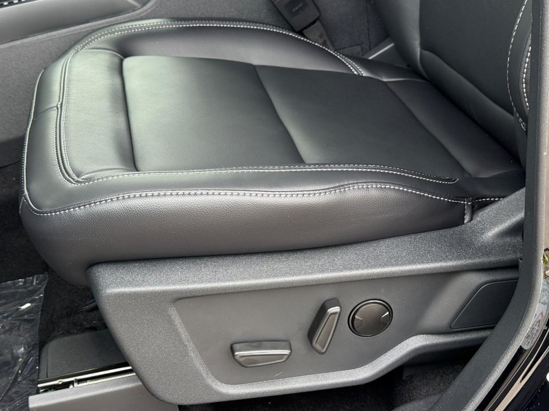 Ford Bronco Vehicle Full-screen Gallery Image 17