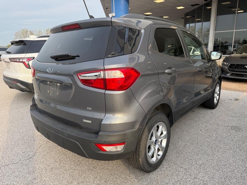 Ford EcoSport Vehicle Full-screen Gallery Image 4
