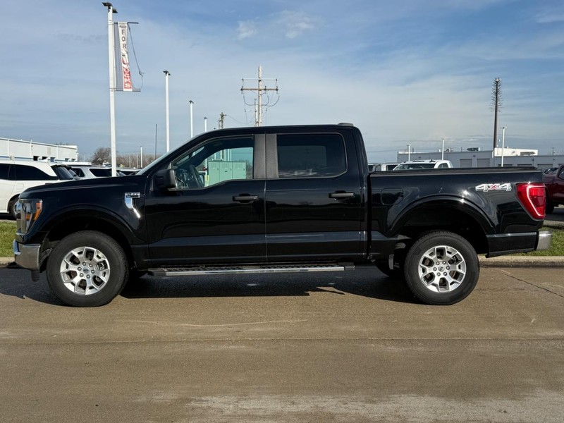 Ford F-150 Vehicle Full-screen Gallery Image 2