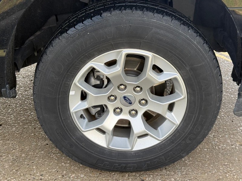 Ford F-150 Vehicle Full-screen Gallery Image 8