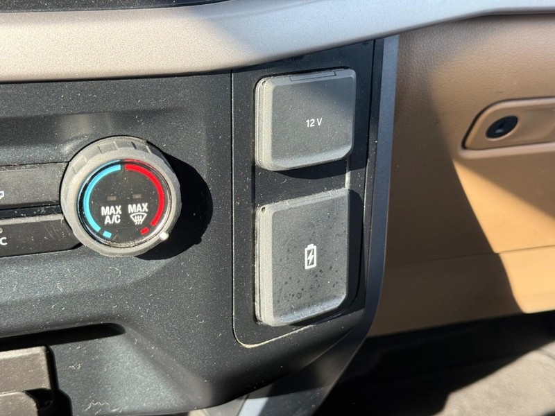 Ford F-150 Vehicle Full-screen Gallery Image 20