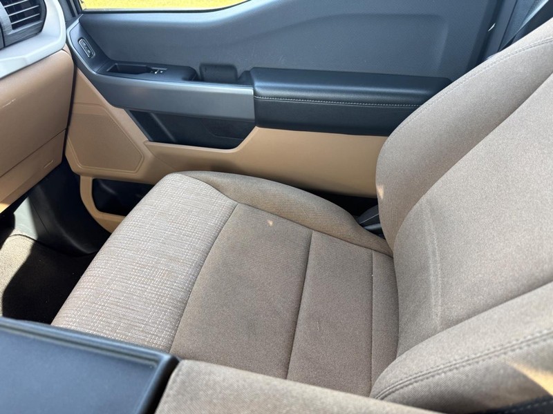 Ford F-150 Vehicle Full-screen Gallery Image 21