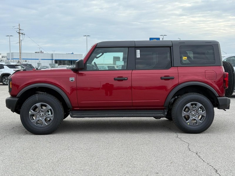 Ford Bronco Vehicle Full-screen Gallery Image 2