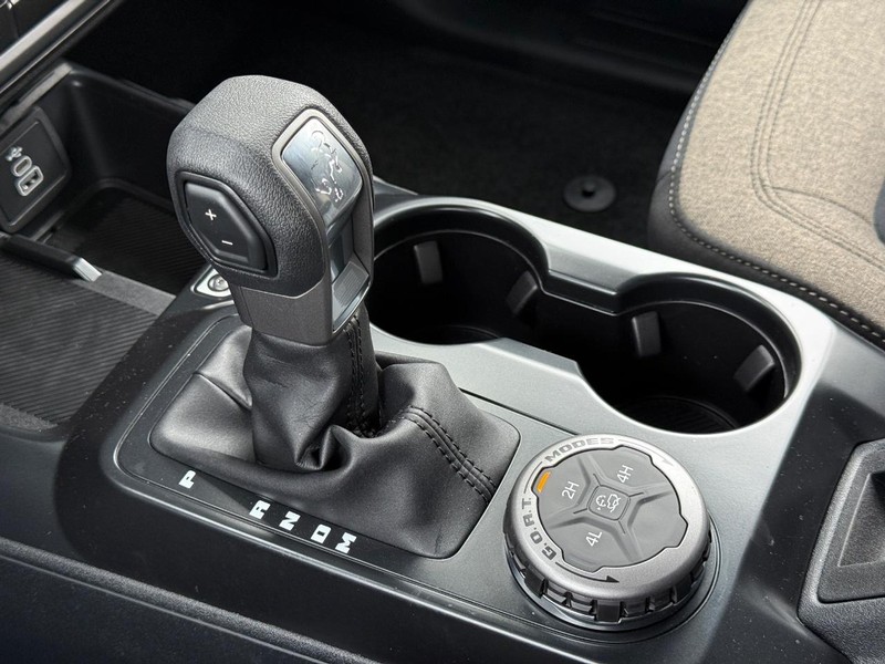 Ford Bronco Vehicle Full-screen Gallery Image 14