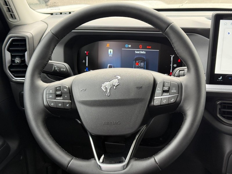 Ford Bronco Sport Vehicle Full-screen Gallery Image 7