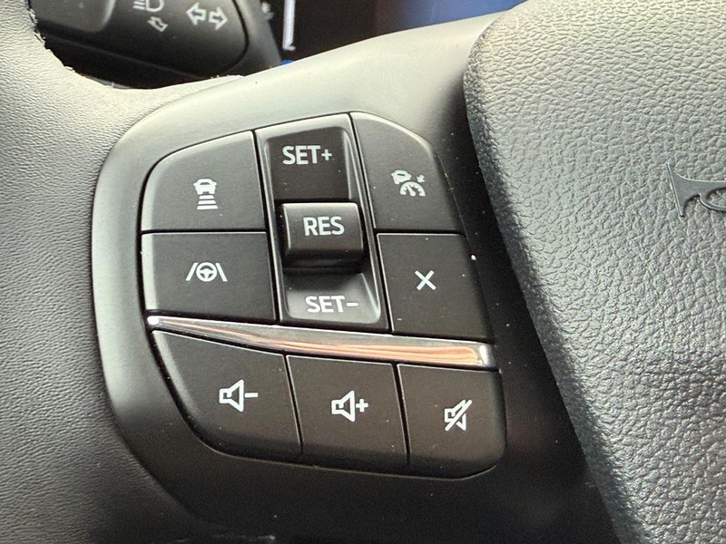 Ford Bronco Sport Vehicle Full-screen Gallery Image 8