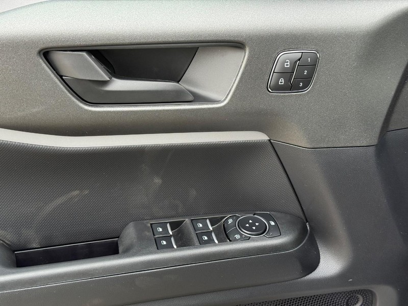 Ford Bronco Sport Vehicle Full-screen Gallery Image 16