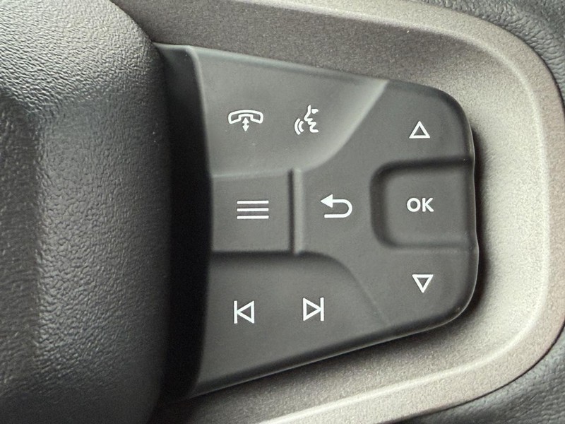 Ford Bronco Vehicle Full-screen Gallery Image 9