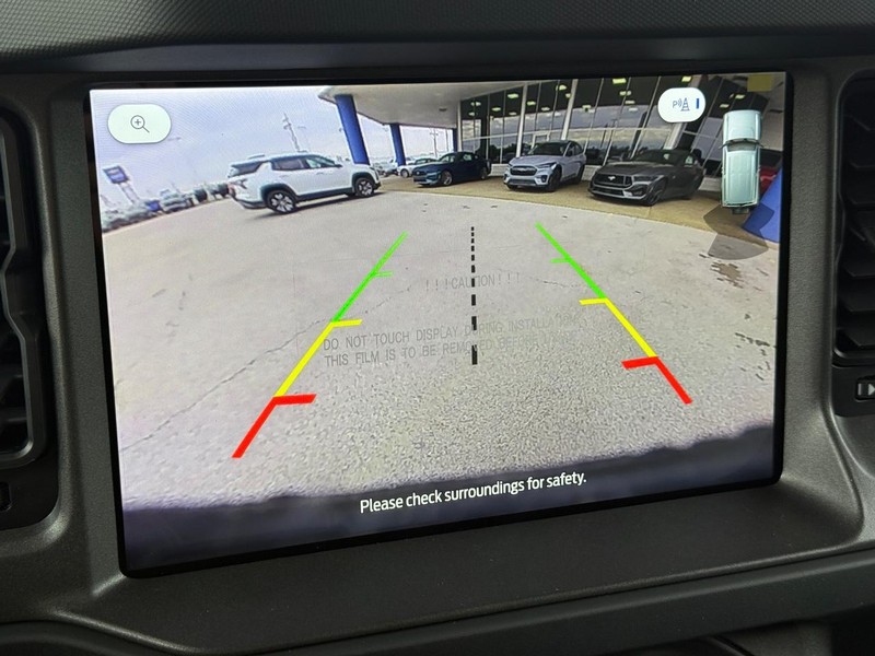 Ford Bronco Vehicle Full-screen Gallery Image 11