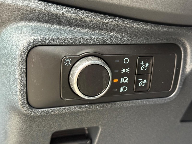 Ford Bronco Vehicle Full-screen Gallery Image 15