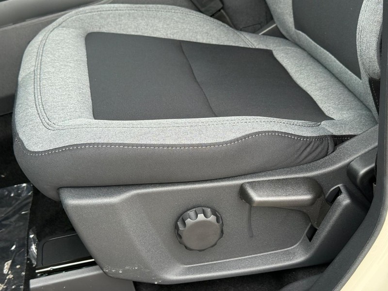 Ford Bronco Vehicle Full-screen Gallery Image 16