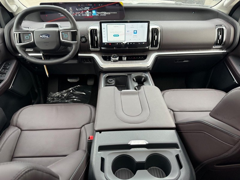 Ford Expedition Vehicle Full-screen Gallery Image 8