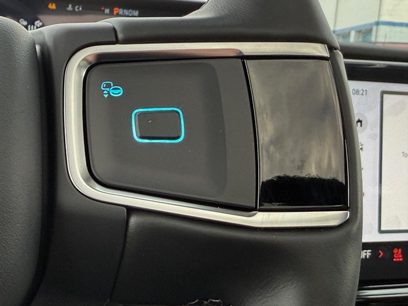 Ford Expedition Vehicle Full-screen Gallery Image 11