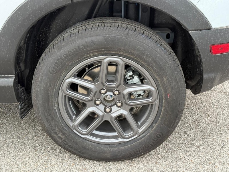 Ford Bronco Sport Vehicle Full-screen Gallery Image 4