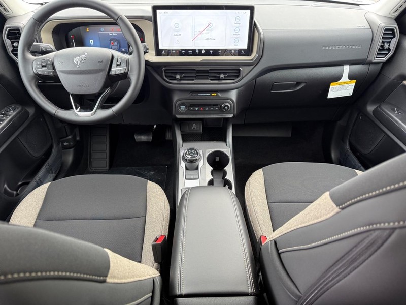 Ford Bronco Sport Vehicle Full-screen Gallery Image 6