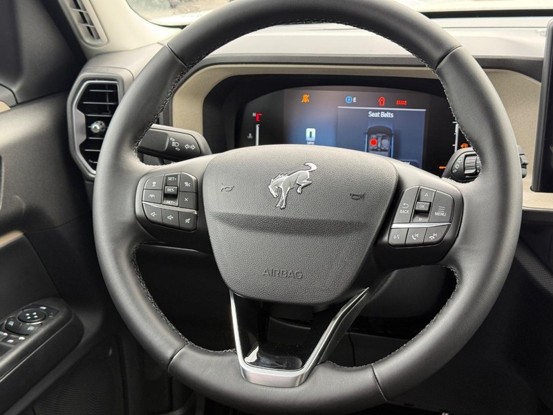 Ford Bronco Sport Vehicle Full-screen Gallery Image 7