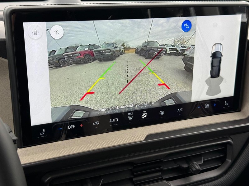 Ford Bronco Sport Vehicle Full-screen Gallery Image 11