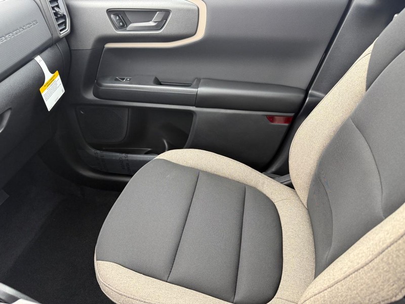 Ford Bronco Sport Vehicle Full-screen Gallery Image 14