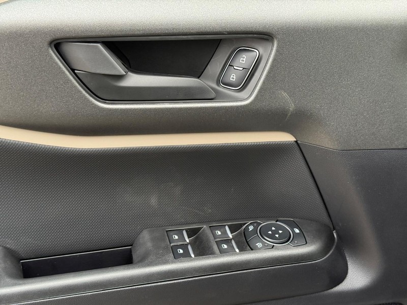 Ford Bronco Sport Vehicle Full-screen Gallery Image 16