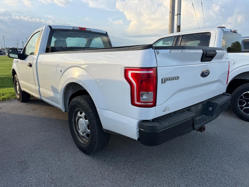 Ford F-150 Vehicle Full-screen Gallery Image 3