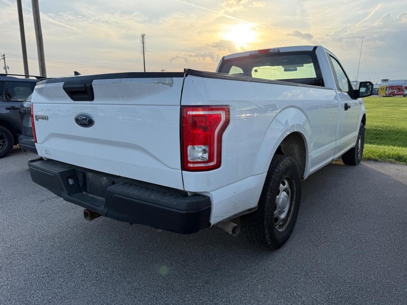 Ford F-150 Vehicle Full-screen Gallery Image 4