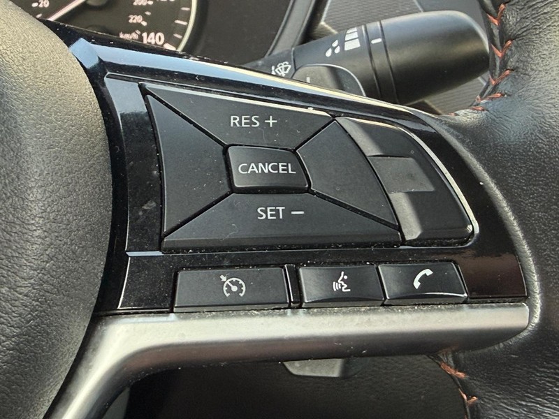 Nissan Altima Vehicle Full-screen Gallery Image 14