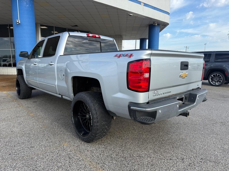 Chevrolet Silverado 1500 Vehicle Full-screen Gallery Image 3