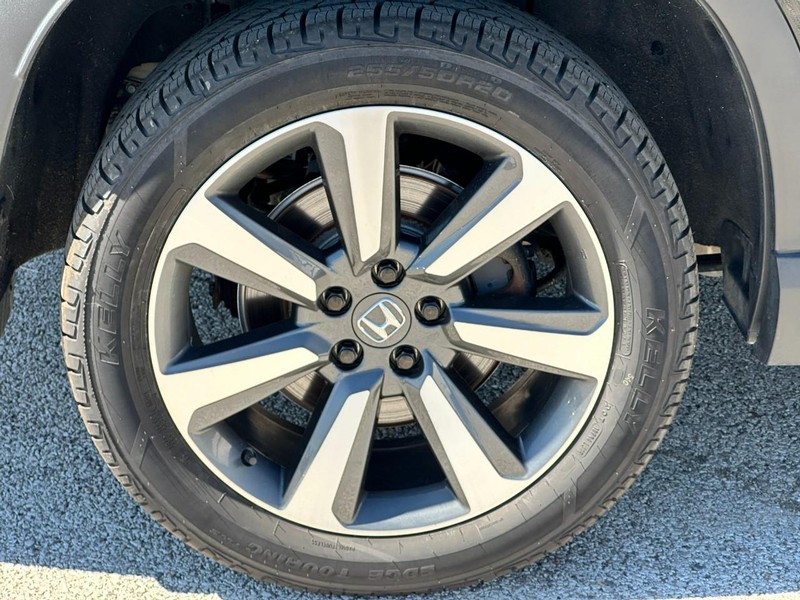 Honda Pilot Vehicle Full-screen Gallery Image 6