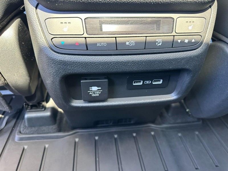 Honda Pilot Vehicle Full-screen Gallery Image 12