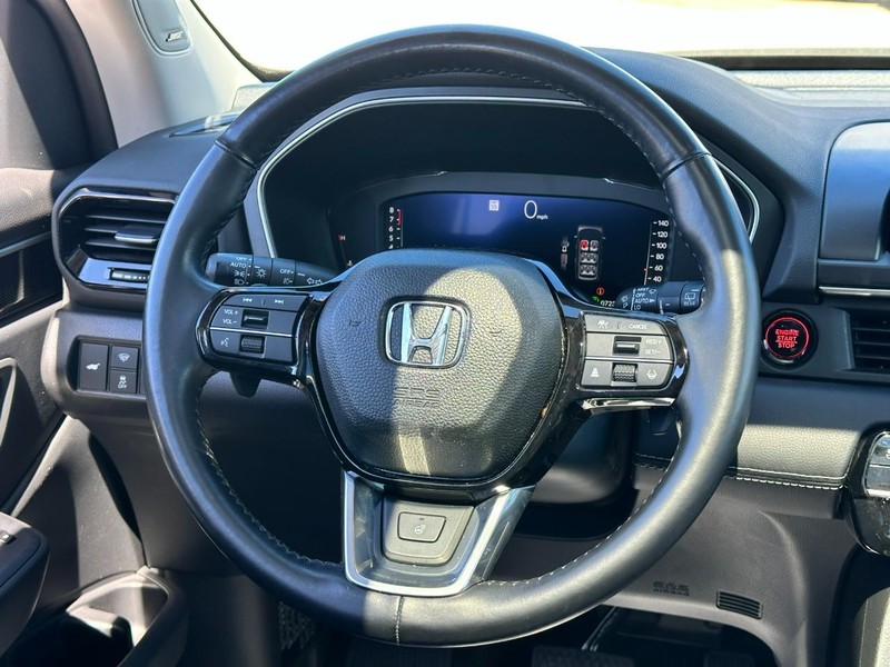 Honda Pilot Vehicle Full-screen Gallery Image 15