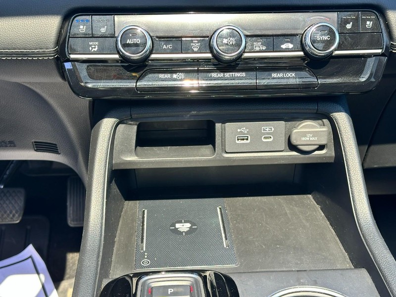 Honda Pilot Vehicle Full-screen Gallery Image 17